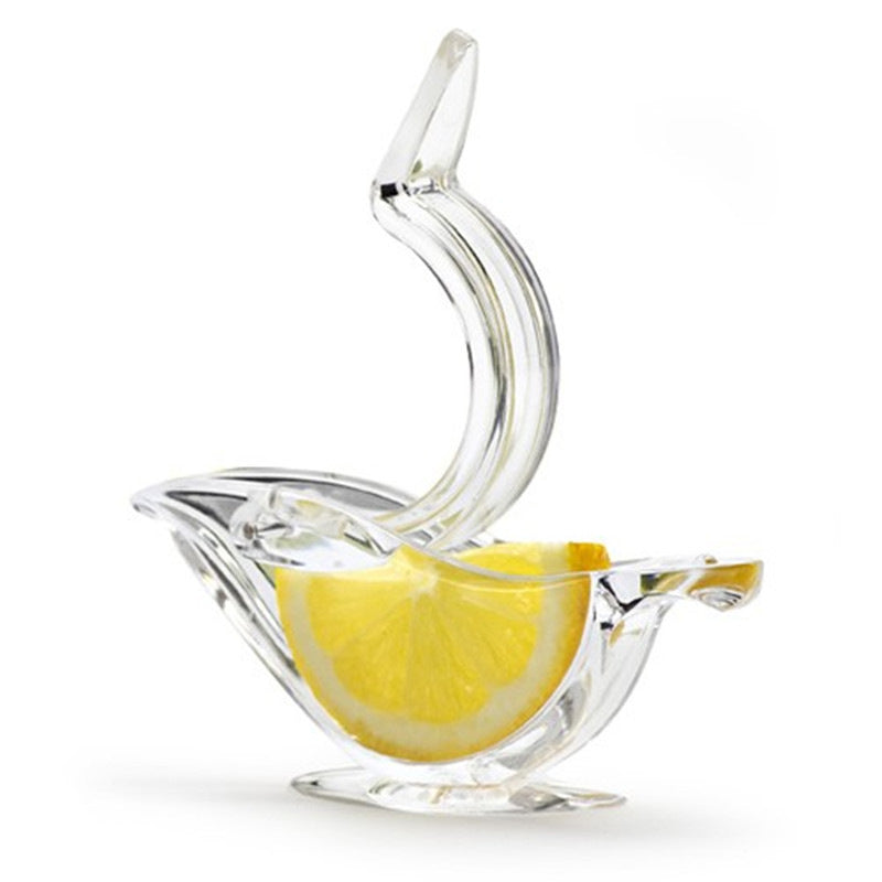 Ergonomic lemon squeezer