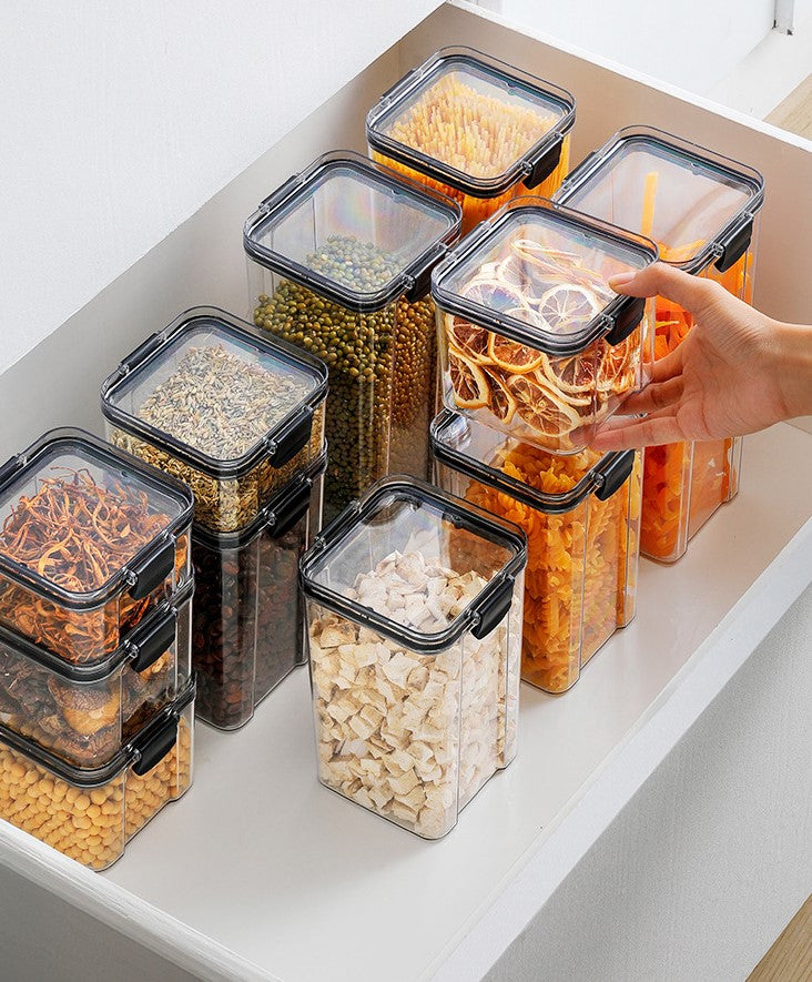 Food storage containers