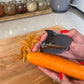 Hand peeler for vegetables and fruits